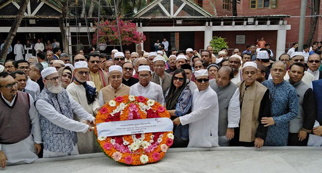 শতাধিক বিচারপতি নিয়ে বঙ্গবন্ধুর সমাধিতে প্রধান বিচারপতি