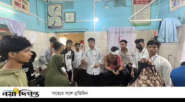 কুমিল্লায় অধ্যক্ষের পদায়ন নিয়ে সংঘর্ষে আহত ৫