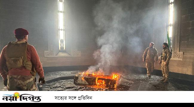 সিরিয়ায় বাশার আল-আসাদের বাবার কবরে আগুন