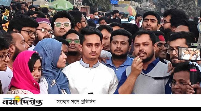 সারজিসের আশ্বাসে সড়ক ছাড়লেন চিকিৎসকরা