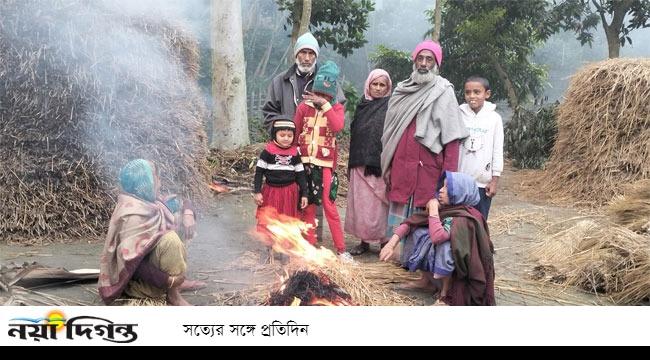 শীতে বিপর্যস্ত কুড়িগ্রামের মানুষ, খুঁজছে উষ্ণতা