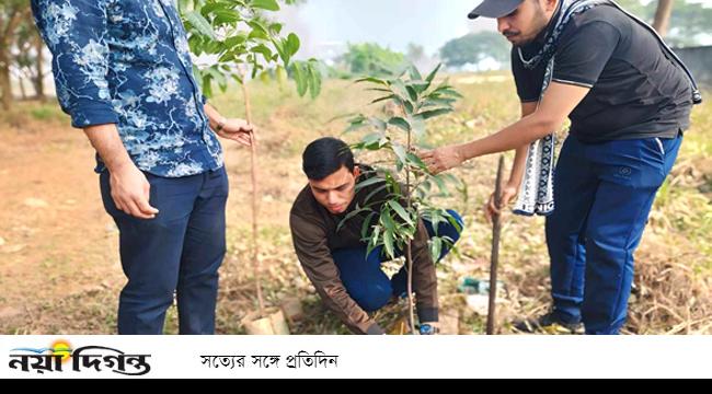 রাজধানীতে ছাত্রদল নেতা সারোয়ারের উদ্যোগে বৃক্ষরোপণ