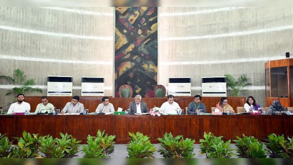 জবাবদিহি ও সাংবাদিকতার স্বাধীনতা নিশ্চিতের ওপর জোর