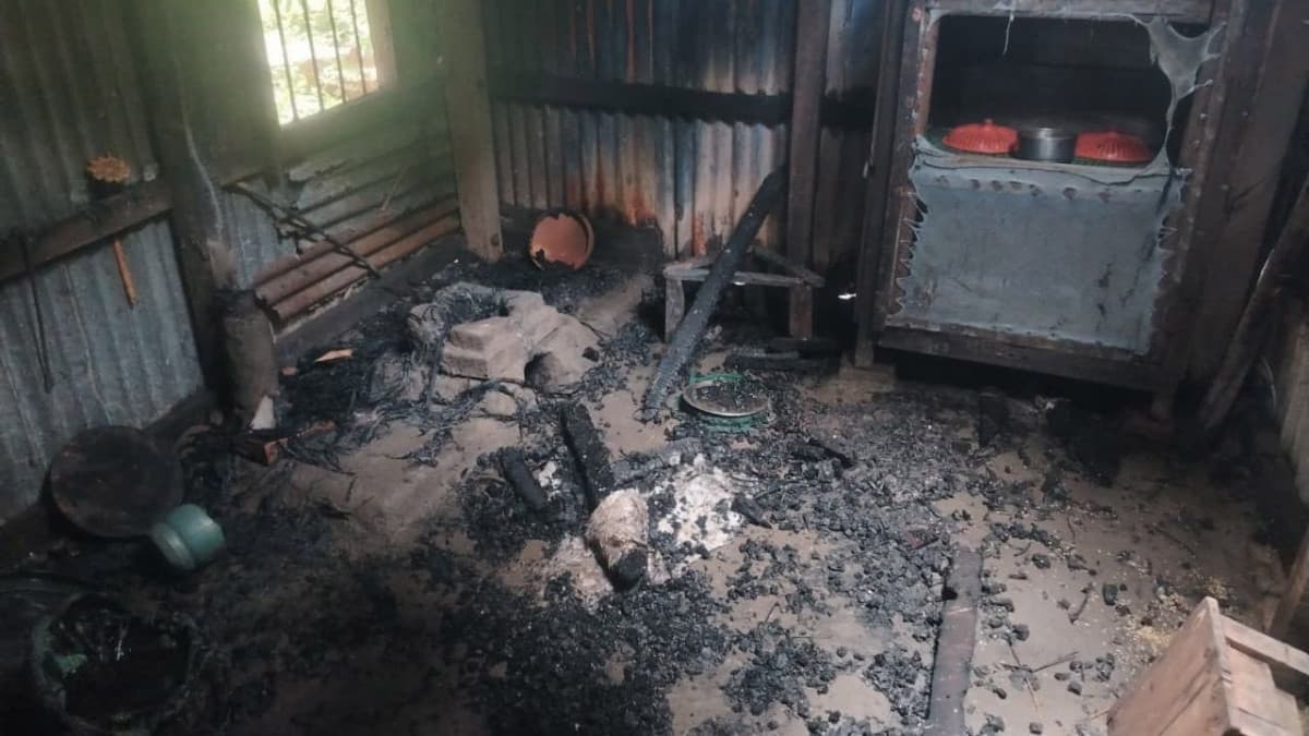 মিরসরাইয়ে বিধবা প্রনতি রাণীর বসতঘরে আগুন, শেষ আশ্রয়ও পুড়ে ছাই