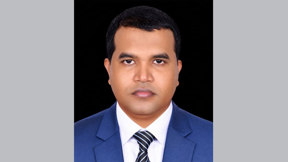 সরকারি সেবা অধিকার, নাকি কর্মকর্তার অনুগ্রহ?