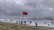 সাগরে লঘুচাপ, দেশের ৮ নদীবন্দরে সতর্কতা