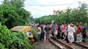 চট্টগ্রামে ট্রেনে কাটা পড়ে অটোরিকশার যাত্রী-চালকের মৃত্যু