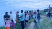 নারায়ণগঞ্জে মেঘনা নদীতে ১৪ যাত্রী নিয়ে ট্রলারডুবি, নিহত ১