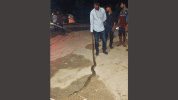 গাজীপুরে মহাসড়কের পাশ থেকে ৯ ফুট লম্বা অজগর উদ্ধার