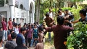ইবিতে বাসে হাতাহাতির জেরে দুই বিভাগের সংঘর্ষ
