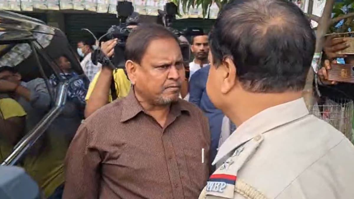 নতুন বাবরি মসজিদ নির্মাণের উদ্যোক্তা হুমায়ুন কবির যে কারণে গ্রেফতার