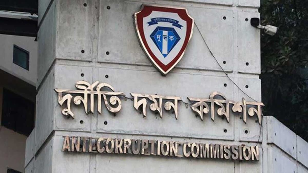যুবলীগের সাবেক ভারপ্রাপ্ত চেয়ারম্যান ও তার স্ত্রীর দেশত্যাগে নিষেধাজ্ঞা