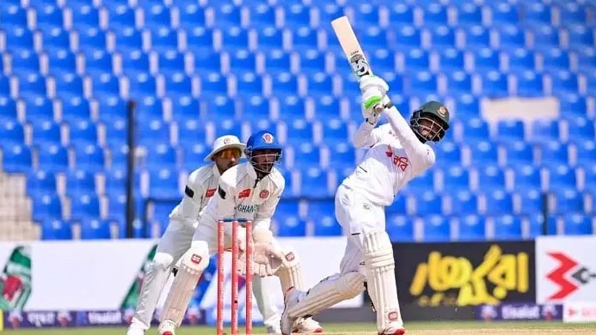 ৩ হাফ-সেঞ্চুরিতে দারুণ শুরুর পরও দিনশেষে চাপে বাংলাদেশ