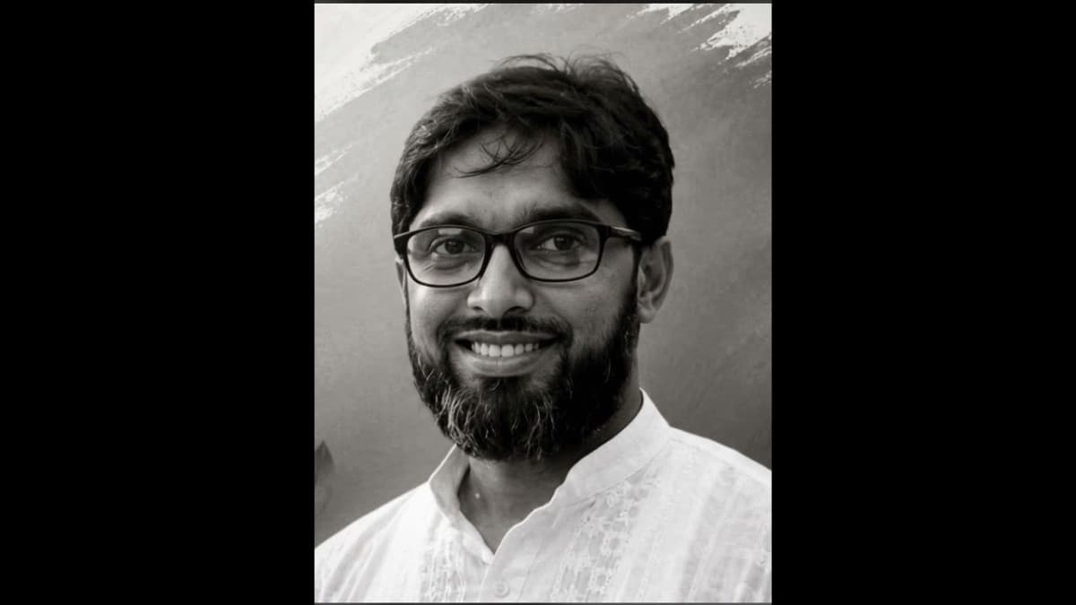 চরফ্যাশন দলিল লেখক সমিতির সভাপতির ঝুলন্ত লাশ উদ্ধার