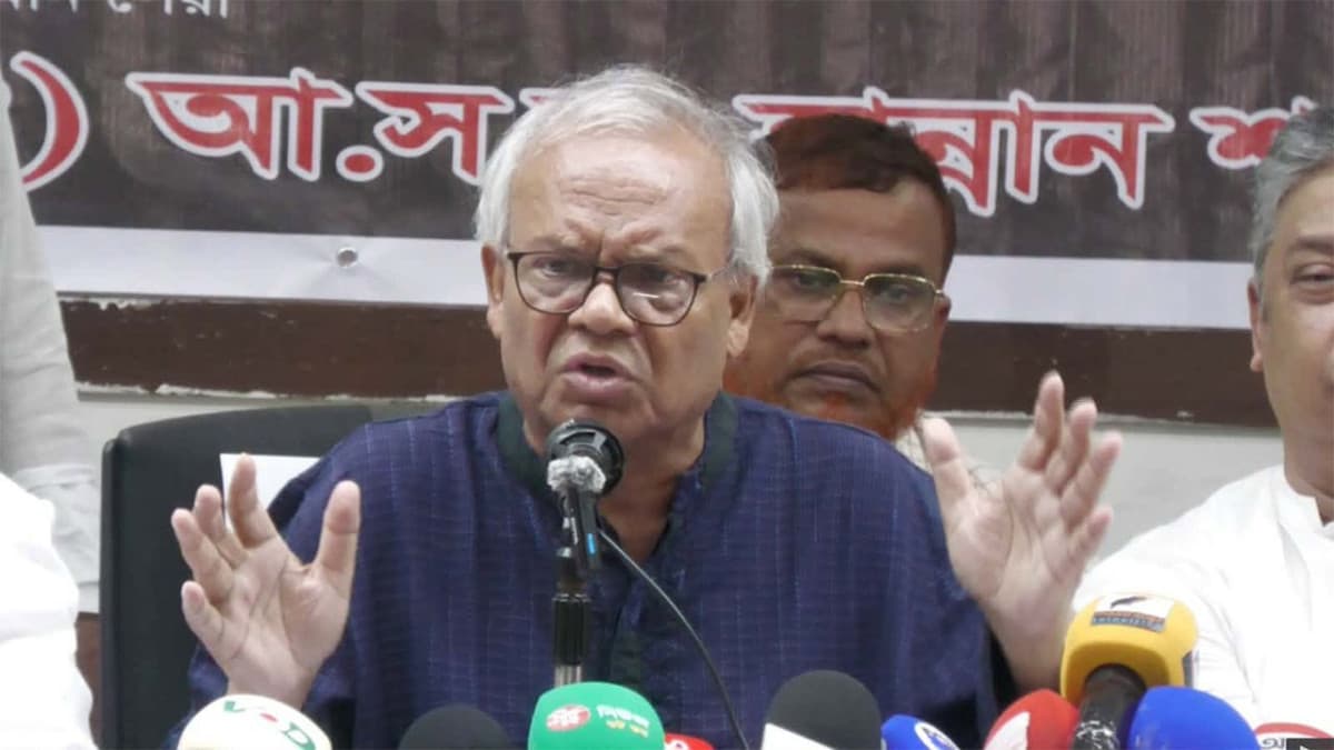 বিএনপির নেতাকর্মীরা ফ্যাসিবাদী আ’লীগের মতো আচরণ করছে না : রিজভী