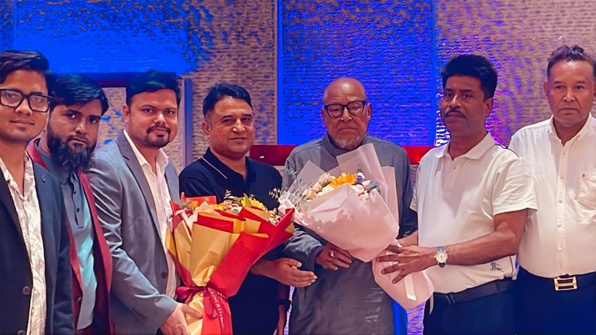 চিকিৎসার জন্য গুয়াংঝুতে নজরুল ইসলাম খান, খোঁজ নিলেন চীন বিএনপির নেতারা