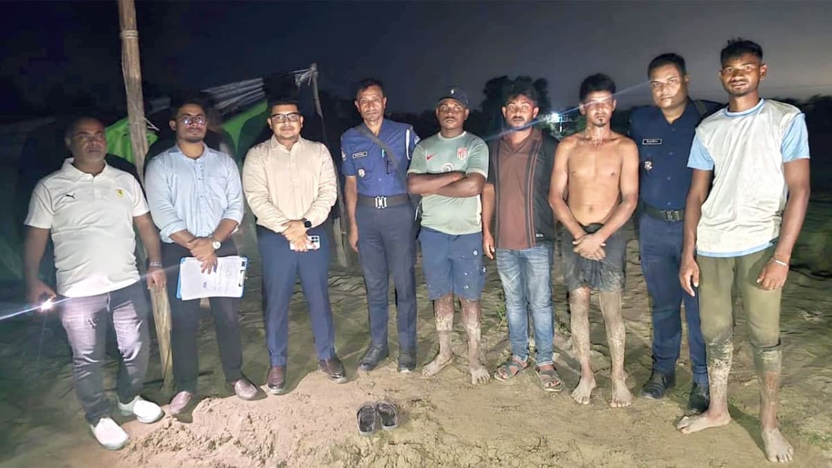 আনোয়ারায় অবৈধভাবে বালু উত্তোলনের দায়ে ৪ জনের কারাদণ্ড