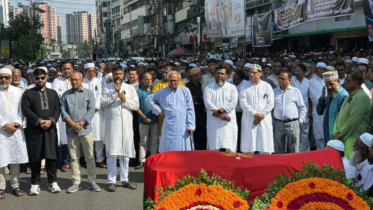 সালাহউদ্দিন আহমেদের দ্বিতীয় জানাজা অনুষ্ঠিত