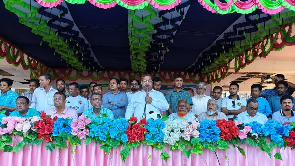 তরুণ সমাজকে অপরাধ থেকে দূরে রাখতে খেলাধুলার বিকল্প নেই