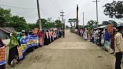 আনোয়ারায় উচ্ছেদ আতঙ্কে সাড়ে ৪০০ পরিবার, প্রতিবাদে মানববন্ধন