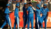 পাকিস্তানকে হারিয়ে স্বর্ণ ধরে রাখল ভারত