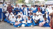 নাটোরে প্রধান শিক্ষকের অপসারণ দাবিতে শিক্ষার্থীদের বিক্ষোভ