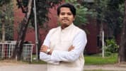 সুঁইয়ের ভয় পেরিয়ে ১৮ বার রক্তদান, মানুষের পাশে বুটেক্সের পান্থ