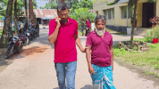 জীবন্ত পাখি ছিঁড়ে খাওয়ার অভিযোগে অটোচালক গ্রেফতার