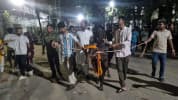 নিষেধাজ্ঞার প্রতিবাদে গরু নিয়ে জবিতে শিক্ষার্থীদের মিছিল