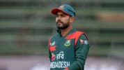 জ্বরে ছিটকে পড়ার শঙ্কায় মিরাজ, একাদশ নিয়ে বিপাকে বাংলাদেশ