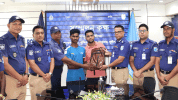 টাকাসহ হারানো ব্যাগ ফিরিয়ে দিয়ে সততার দৃষ্টান্ত স্থাপন করলেন অটোরিকশাচালক শরীফ
