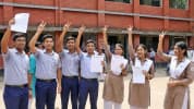 এইচএসসিতে পাসের হারে এগিয়ে ঢাকা