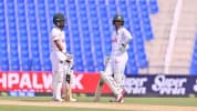 গুটিয়ে গেল বাংলাদেশ, বল হাতে দারুণ কিছুর অপেক্ষায়