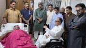ভূমিমন্ত্রীকে দেখতে হাসপাতালে মির্জা আব্বাস