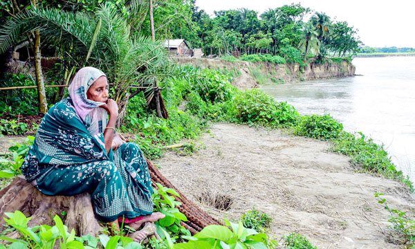 করোনার মধ্যে নতুন আতঙ্ক মধুমতির ভাঙন