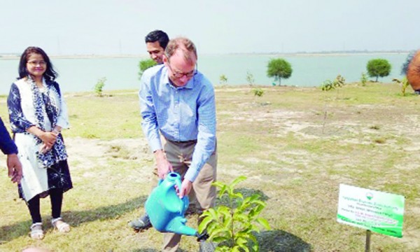 মিরসরাই অর্থনৈতিক অঞ্চল পরিদর্শন করলেন ব্রিটিশ হাইকমিশনার